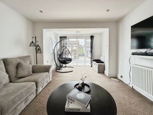 Lounge- click for photo gallery